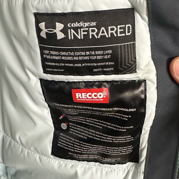 Under Armour women’s ski/snowboard jacket - Picture 5 of 5